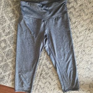 3/4 Capri Striped Gray Leggings with Pockets